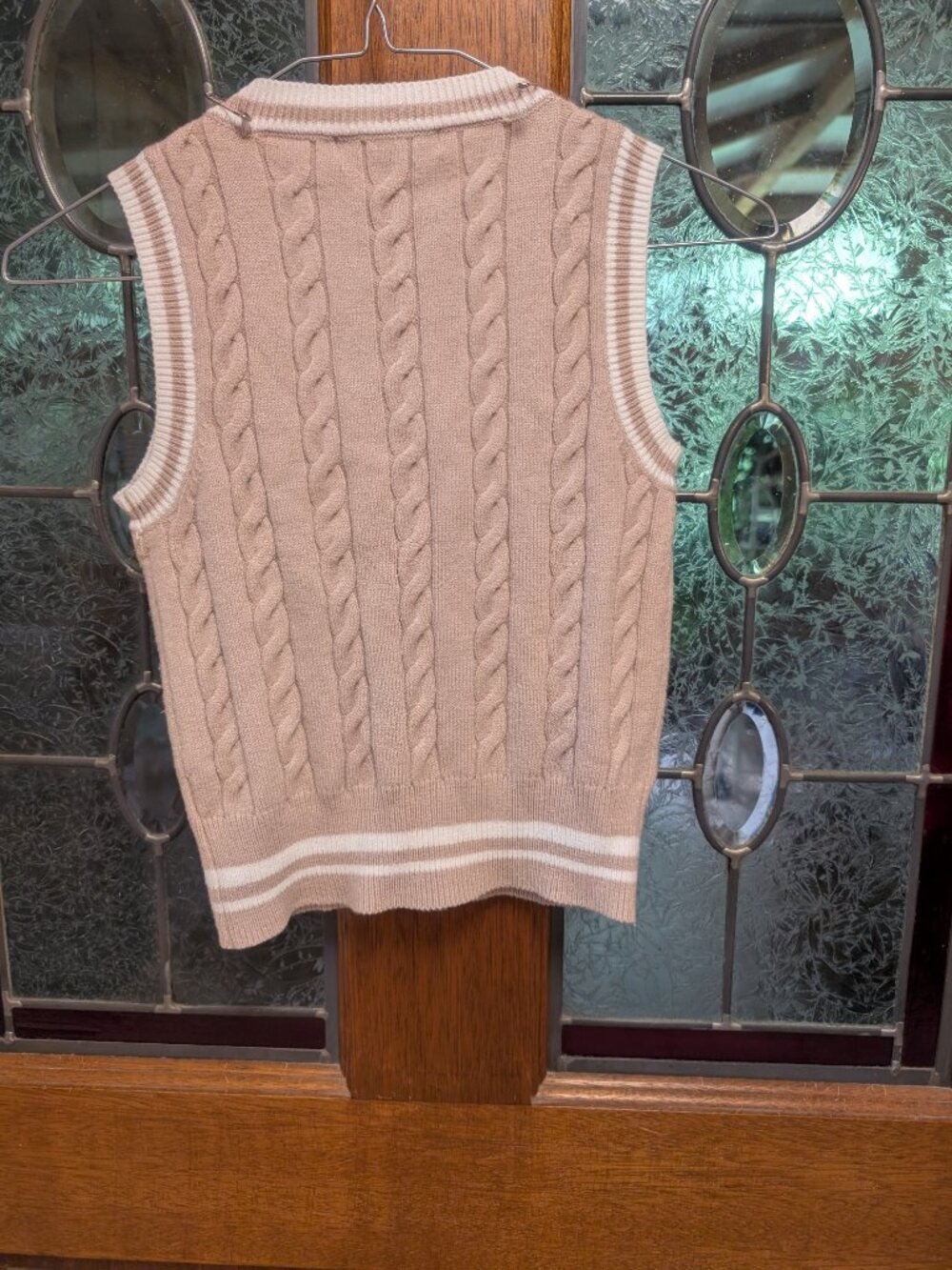 Womens cable knit sweater vest, size Large - Picture 3 of 3